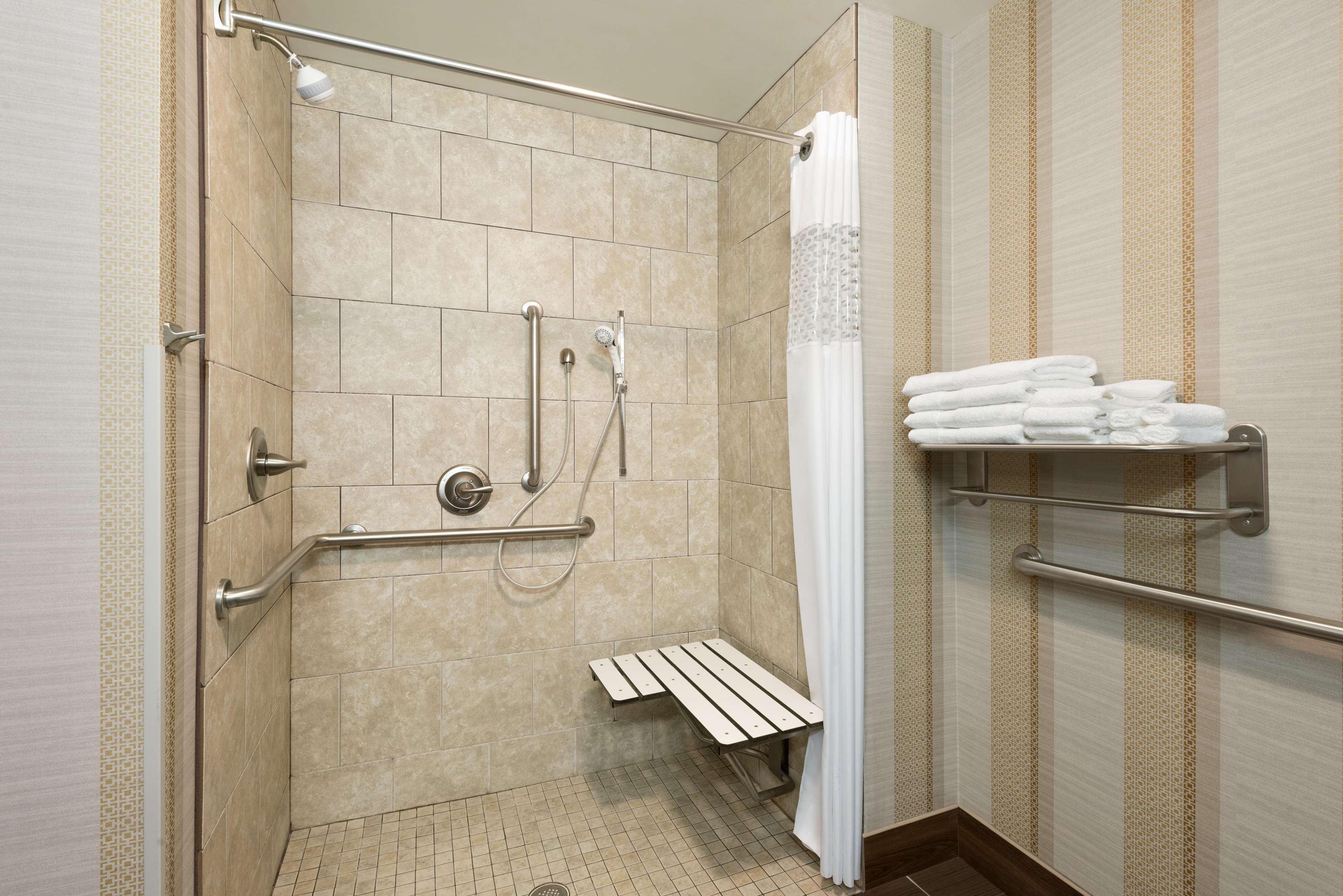 Hotel Hampton 3*